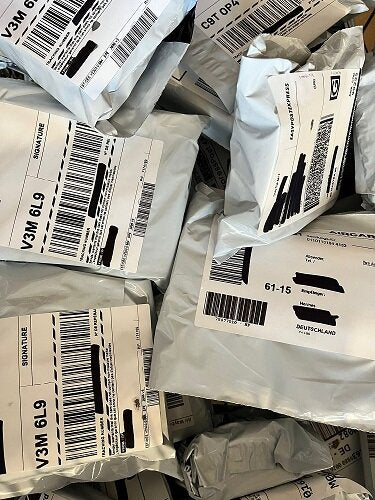 Retouren Pakete bei Four5 Österreich