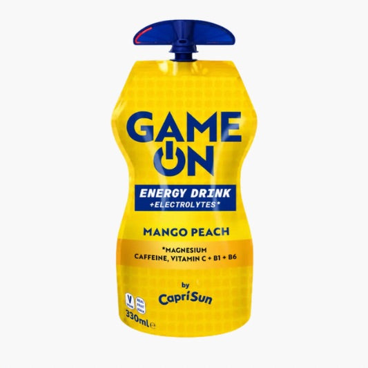 GAME ON Energy Drink + Electrolytes Mango Peach 330 ml – koffeinhaltiger Energy Drink mit Mango-Pfirsich-Geschmack, Taurin, Magnesium und Vitaminen im wiederverschließbaren Beutel bei Four5